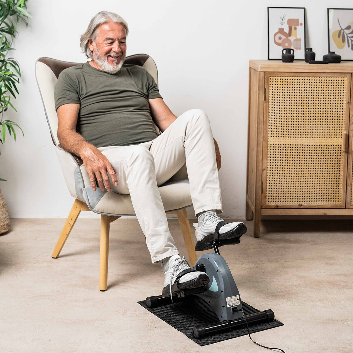 Elektrische pedaaltrainer armen en benen met mat en afstandsbediening